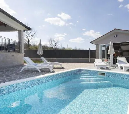 Haus Simuni Tatil Evi Kršan